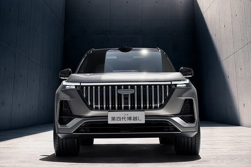 Обновленный бензиновый Geely Boyue L