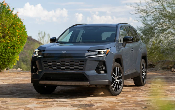 Toyota собирается нарастить объём производства RAV4, Camry и Grand Highlander