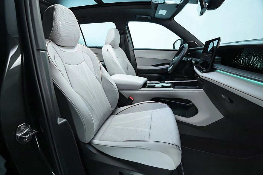На фото: салон Volkswagen Atlas второго поколения