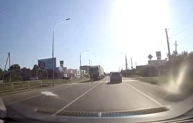  Школьница из Иркутской области попала под колеса грузовика в Краснодарском крае