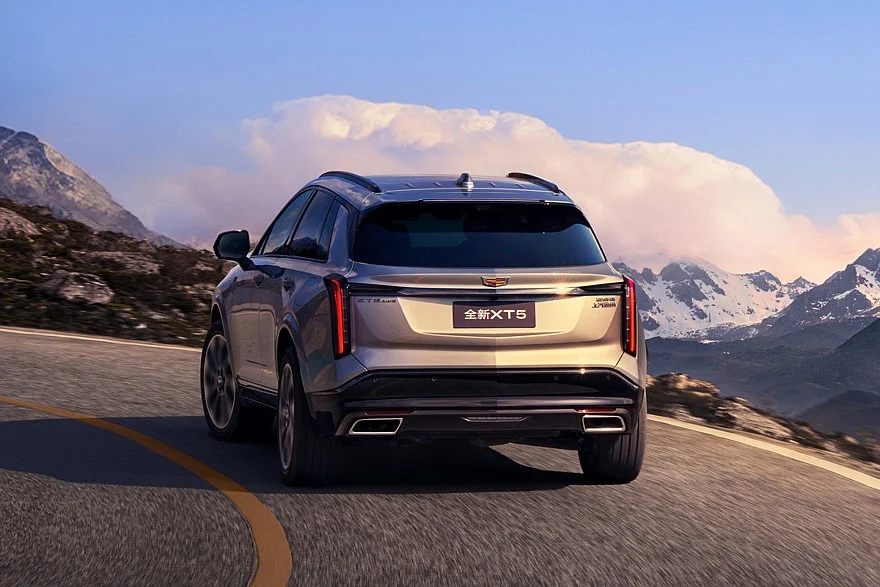 Актуальный Cadillac XT5 второго поколения для Китая
