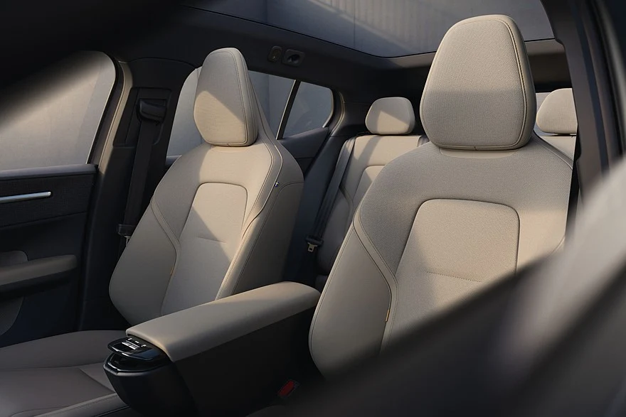 На фото: салон Volvo EX30