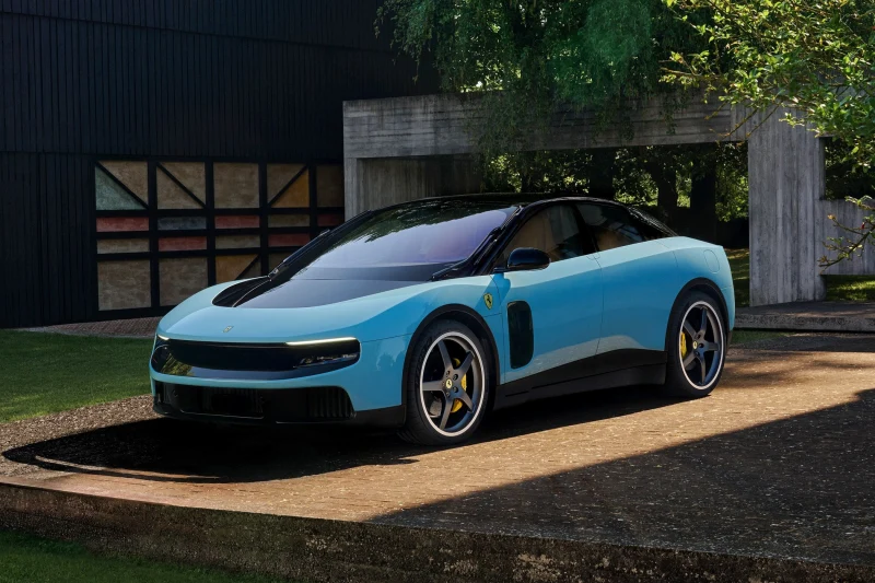 &laquo;Позор и оскорбление чувств!&raquo; &mdash; в соцсетях разгромили Ferrari Luce