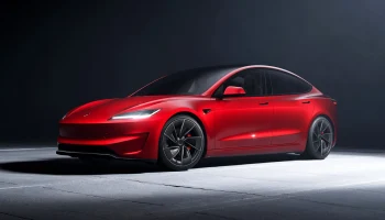 Обновки для Tesla Model 3: больше экран и больше мощности для версии Performance