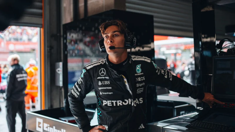 «Чудо, что я вообще доехал до финиша». Рассел призвал судей наказать Леклера