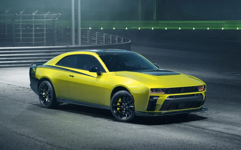 &laquo;Пчёлка&raquo; вернулась и готова всех покусать: представлен новый Dodge Charger Super Bee