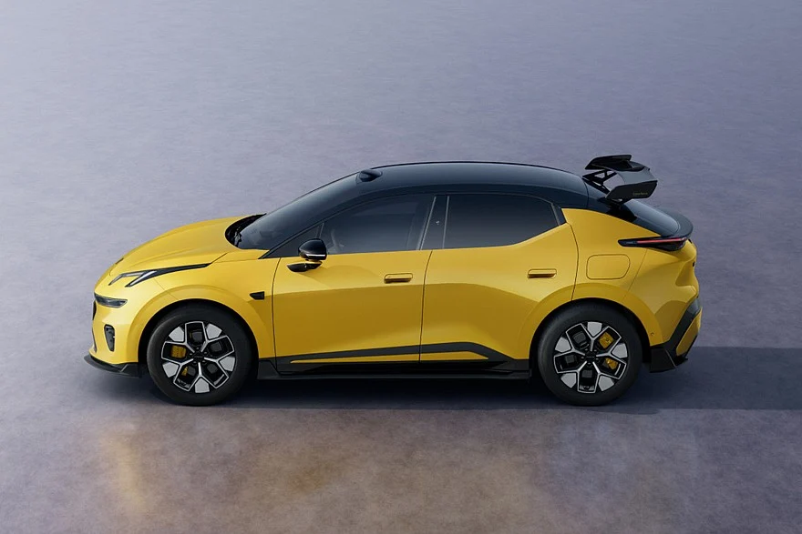 Lynk &amp; Co 20 с опциональными обвесом и антикрылом