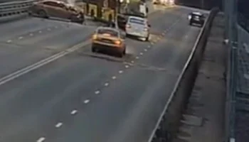  В Ярославле у водителя Kia случился сердечный приступ за рулем