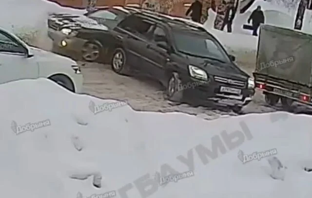  ДТП на улице Свободы в Кирове: один уступил другому, а тот подбил третьего