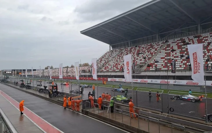 Бокс, беговая дорожка и симулятор. Секреты подготовки пилотов SMP Formula 4