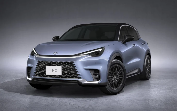 Кроссовер Lexus LBX получил несколько обновок на домашнем рынке