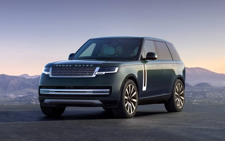 Range Rover Electric полностью рассекречен: средние характеристики за бешеные деньги