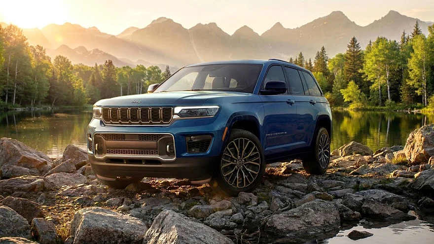 На фото: Jeep Grand Cherokee Overland