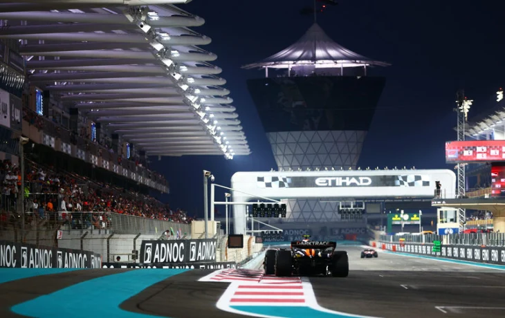 Трансляция гонки Формулы 1 в Абу-Даби. Начало — в 15:45 по мск
