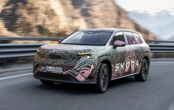 Флагманский кроссовер Skoda Peaq: новые официальные фото и характеристики