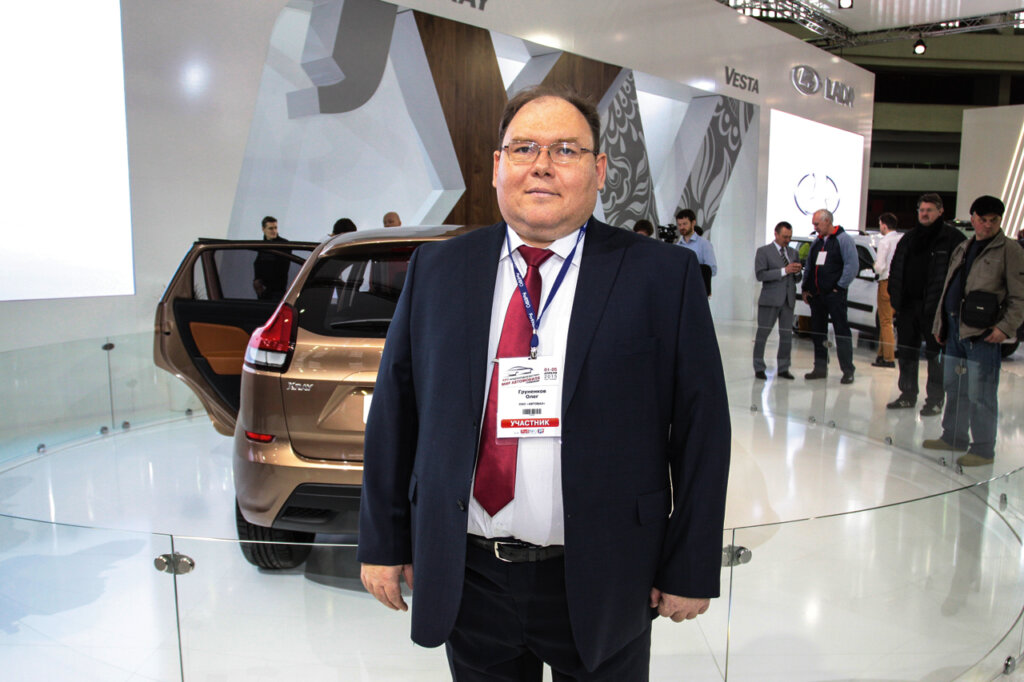 &amp;#171;Объездил всю страну&amp;#187;: на чем и куда ездит топ-менеджер АвтоВАЗа?
