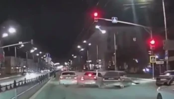  В Калуге водитель &laquo;Гранты&raquo; столкнулся с двумя автомобилями
