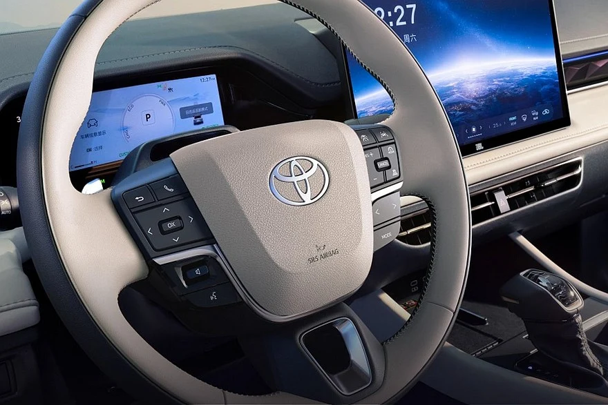 Toyota Camry нового модельного года для Китая