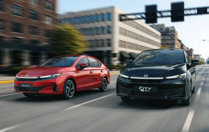 Бюджетные седан и хэтчбек Honda City: второй рестайлинг на фоне снижения спроса