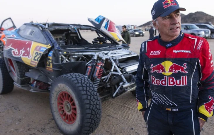 «Травм нет — вернусь к тренировкам»: Сайнс — об аварии на «Дакаре»