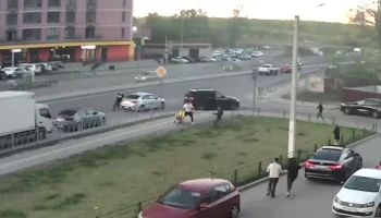 	Расступитесь, барин едет! В Воронеже водитель автомобиля BMW избил курьера