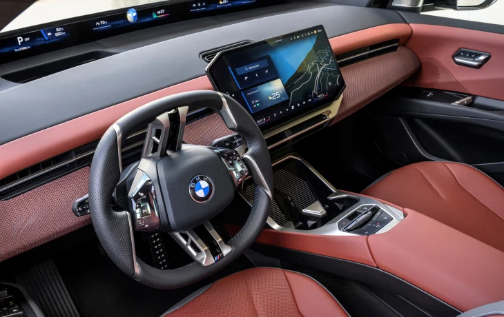 Кнопок не ждите: BMW продолжит развивать сенсорно-голосовую эргономику