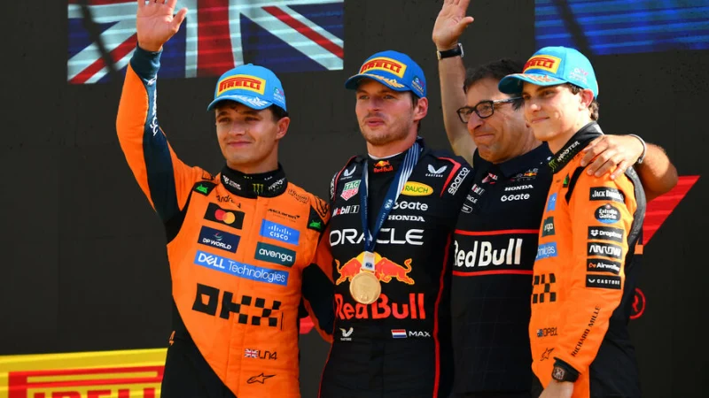 «Ха! Из-за медленного пит-стопа?» Макс Ферстаппен посмеялся над командной тактикой McLaren