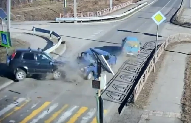  В Иркутской области водитель кроссовера пошел на таран встречного автомобиля