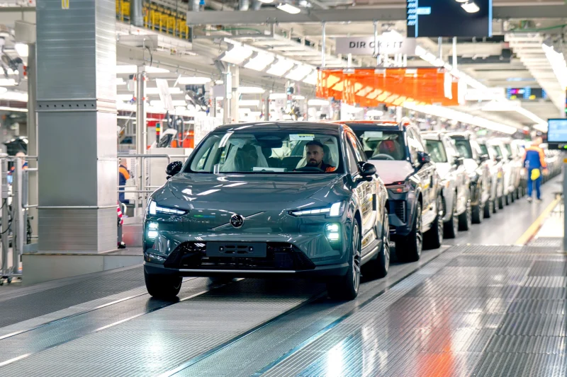 На родственных началах: Geely загрузит своими моделями европейские заводы Volvo