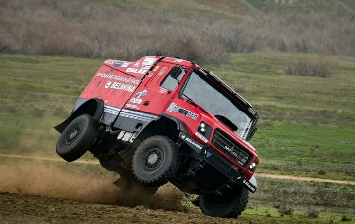Тотальное доминирование: МАЗ разгромил соперников на гонке без КАМАЗа