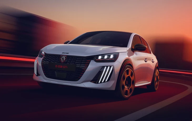 Серийный хот-хэтч Peugeot E-208 GTi: раскрыты внешность и салон