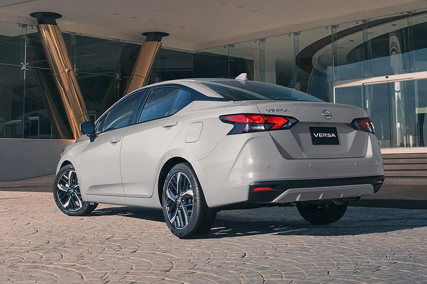 Nissan Versa предыдущего поколения