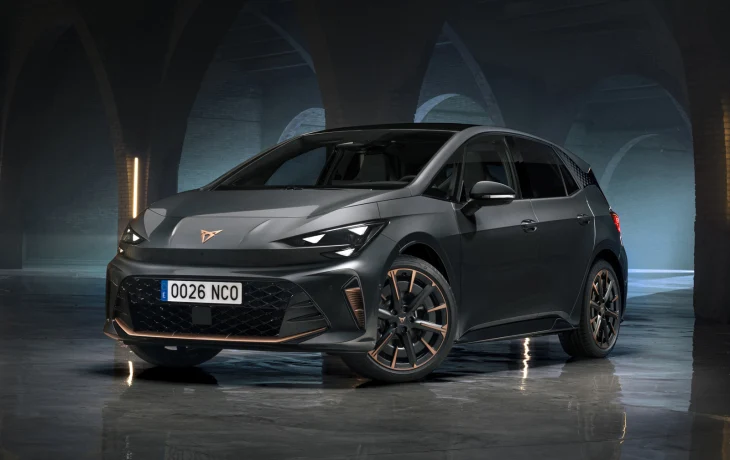 Обновлён хэтчбек Cupra Born: фирменный &laquo;нос&raquo;, физические кнопки на руле, больше запас хода