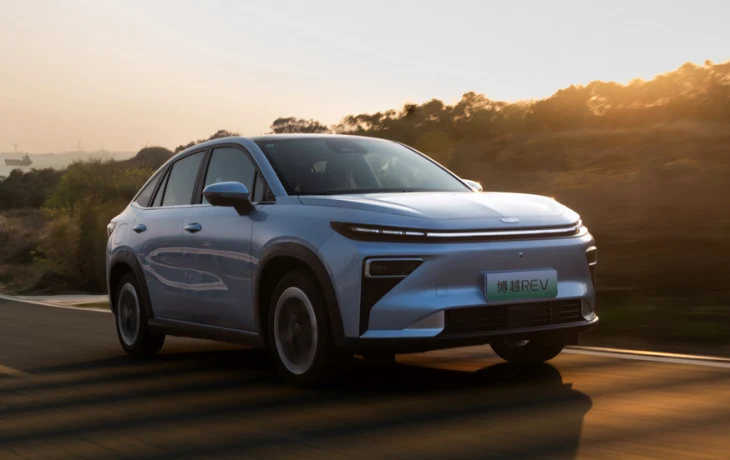 Купеобразный кроссовер Geely Atlas REV выходит на рынок