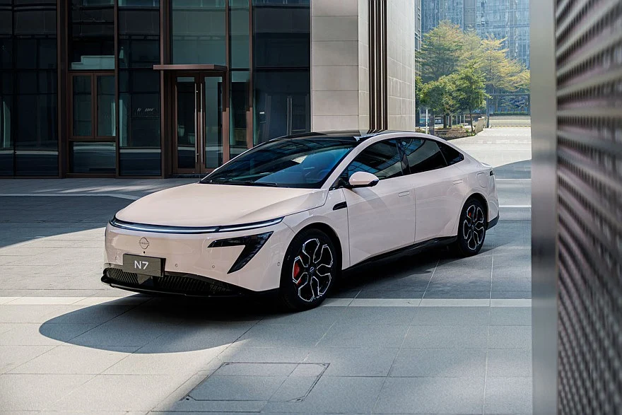 Исходный седан Nissan N7 образца 2025 года