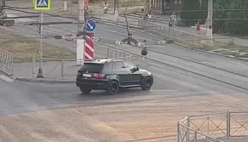  В Волгограде водитель BMW сбил переходившую дорогу женщину