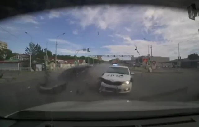  Массовое ДТП с участием автомобиля ДПС произошло в Приморье