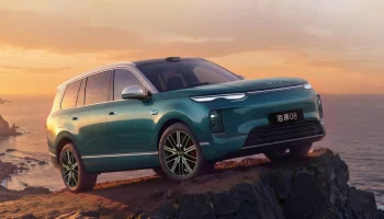 Флагманский кроссовер BYD Sealion 08: богатое оснащение и несколько вариантов начинки