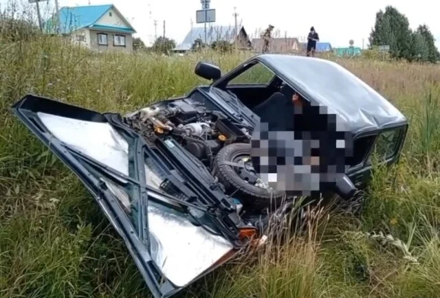  «Не был пристегнут ремнем безопасности»: «Нива» съехала в кювет в Удмуртии
