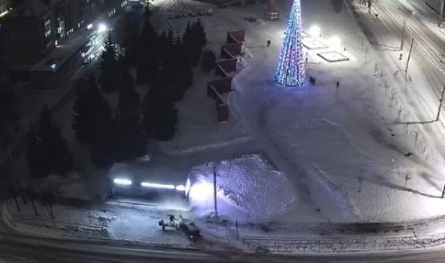  В Рыбинске «Опель» вылетел с дороги на остановку и сбил 12-летнего мальчика