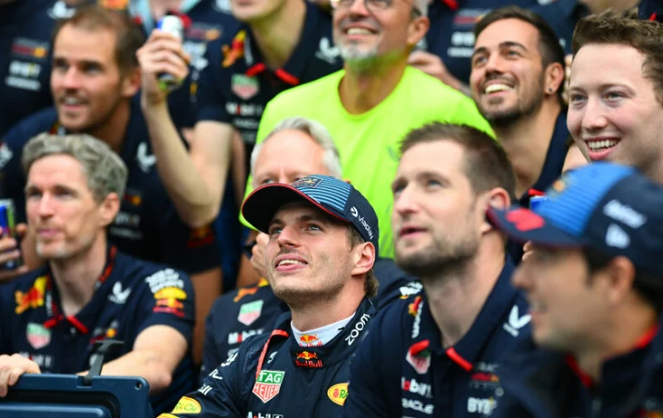 «Особенный, лучший гонщик». Берни Экклстоун верит в чемпионство Ферстаппена