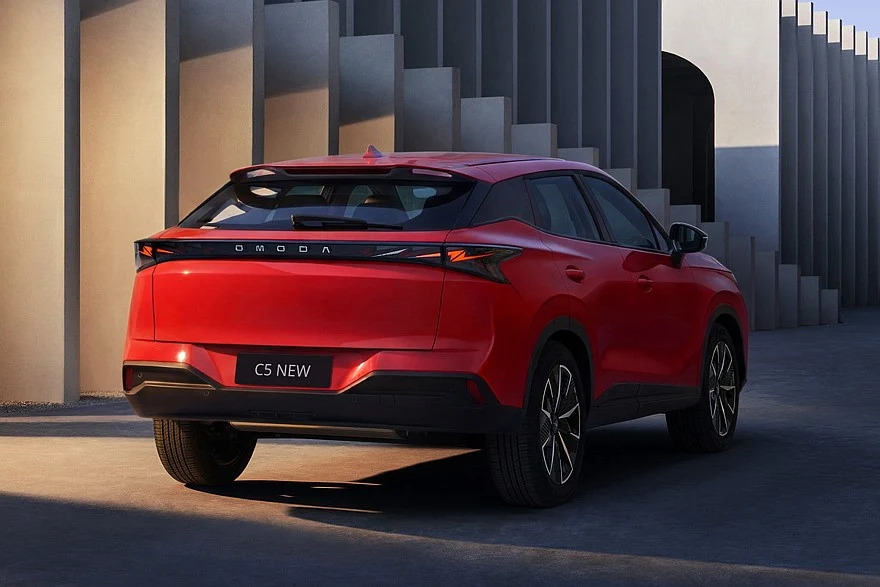 Новый кроссовер Omoda C5 для России
