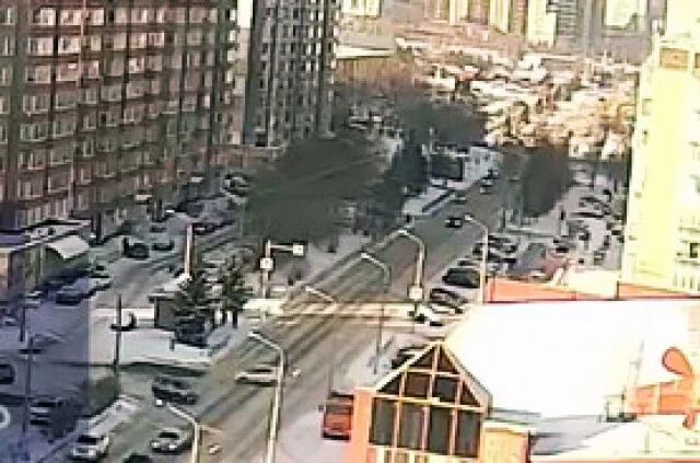  Автомобиль сбил троих пешеходов в результате ДТП в Красноярске