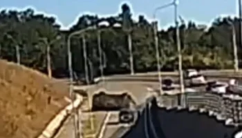  Автомобиль перевернулся возле авторынка в Белгороде