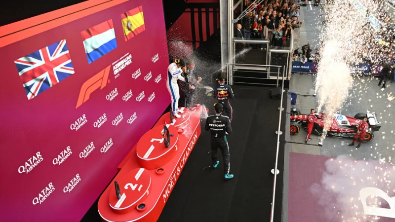 «Это будет так смешно!» Реакция соцсетей на события гонки Ф1 в Баку