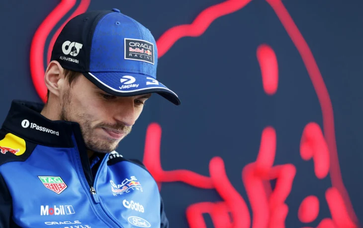 &laquo;Почему я должен уважать вас?&raquo; Макс Ферстаппен объяснил конфликт с журналистом