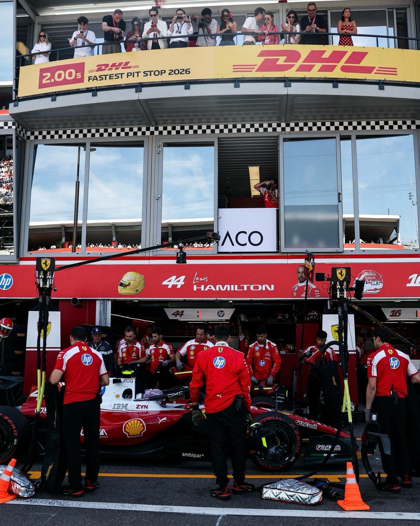 Боксы Ferrari на Гран При Монако &copy; Соцсети