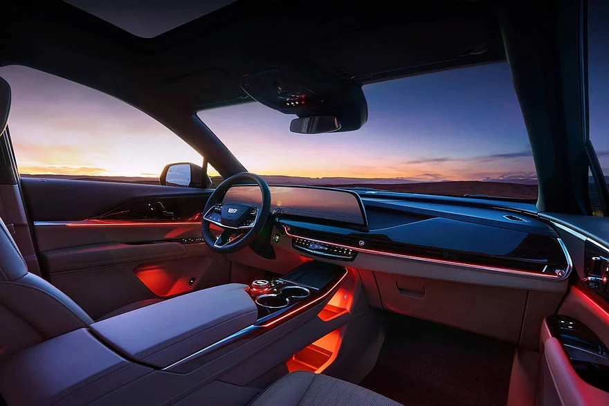 Актуальный Cadillac XT5 второго поколения для Китая