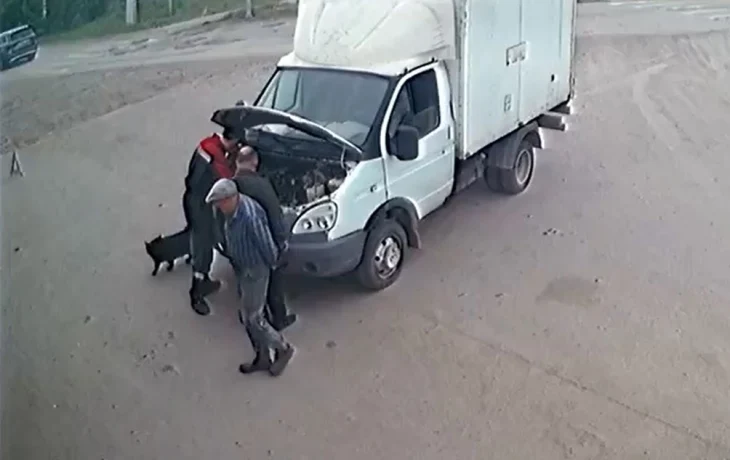 	Момент ДТП в Волжском: водитель «Опеля» не справился с управлением и врезался в «Газель»