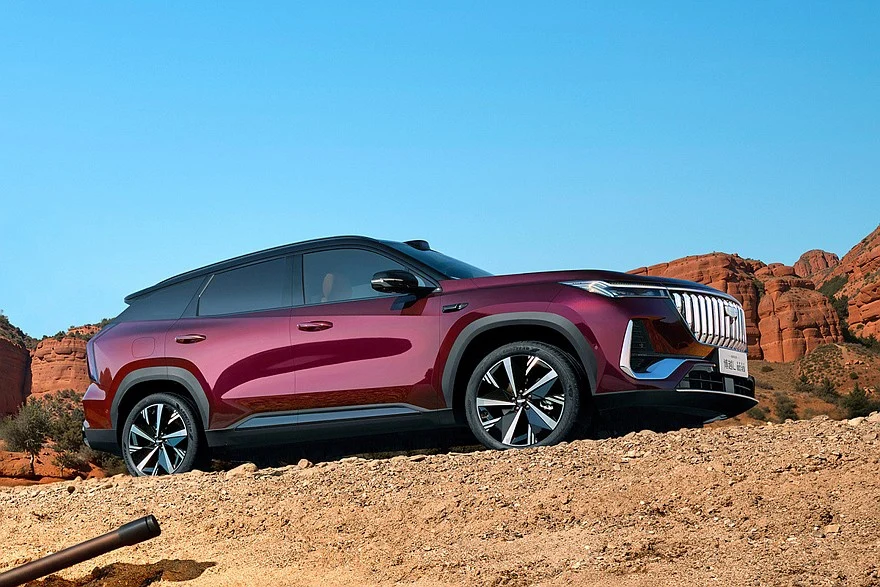 Гибрид Geely Boyue L i-HEV